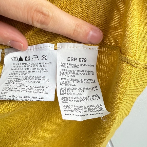 MaxMara Weekend Silk and Cotton Natural Yellow Ruffle V-Neck Cardigan - Picture 6 of 10